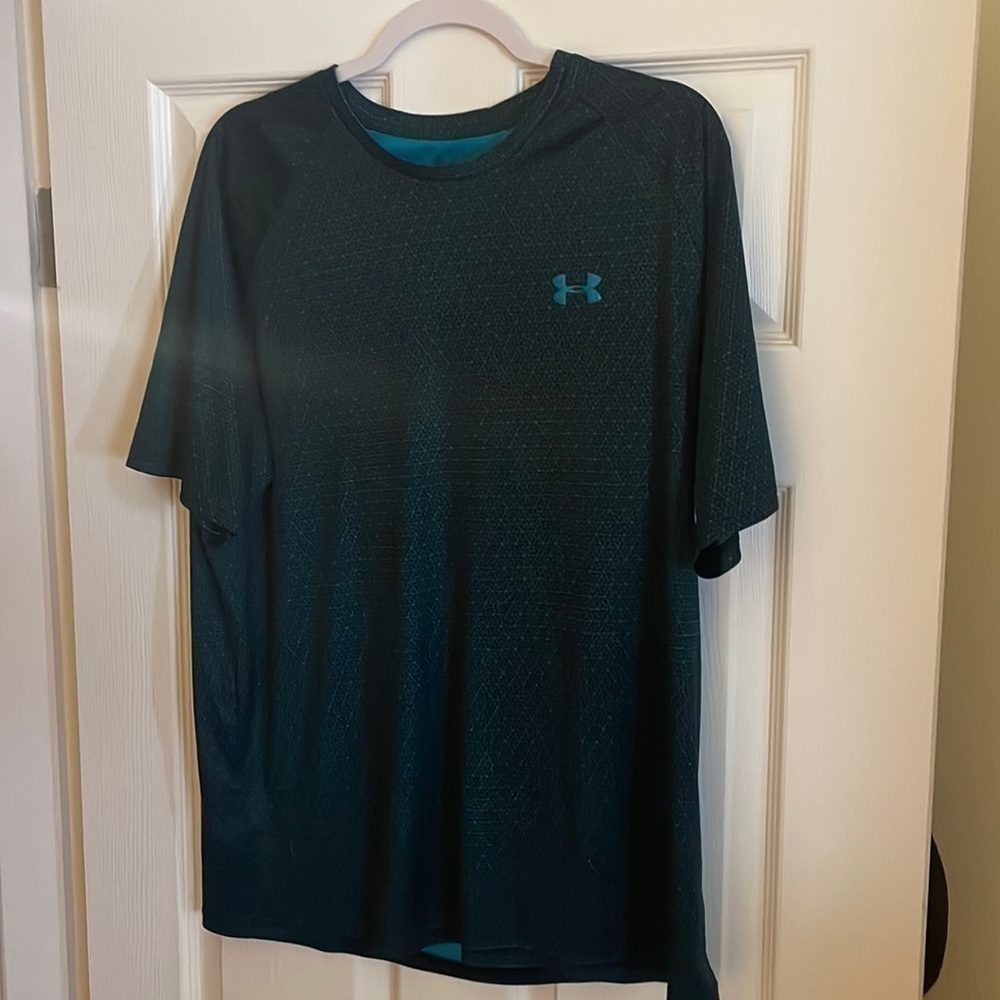 𝅺UNDERARMOUR HeatGear Loose XL Patterned Dark Blue T-shirt